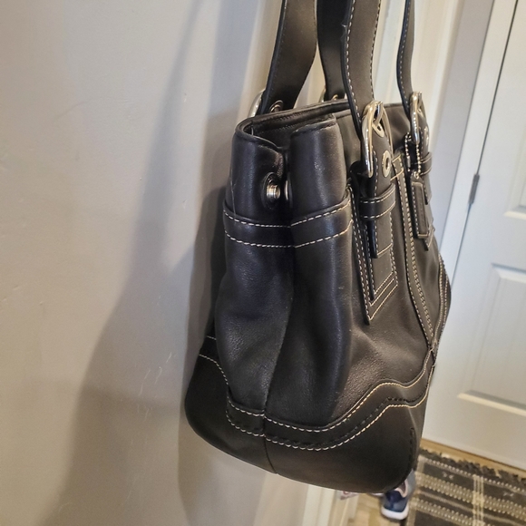 Coach purse and matching wallet - Picture 4 of 14